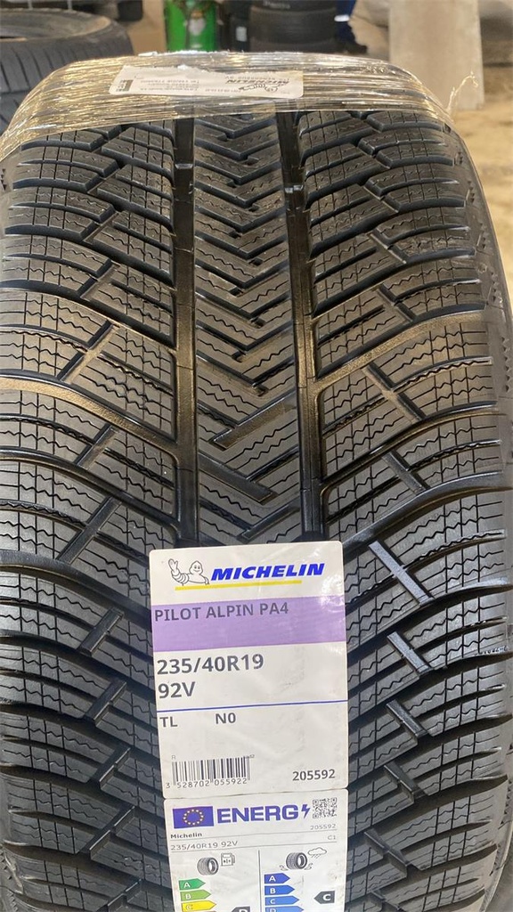 225/45R18 95V MICHELIN PILOT ALPIN PA4 XL